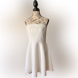 Off-white eyelet dress Express Medium size 10
